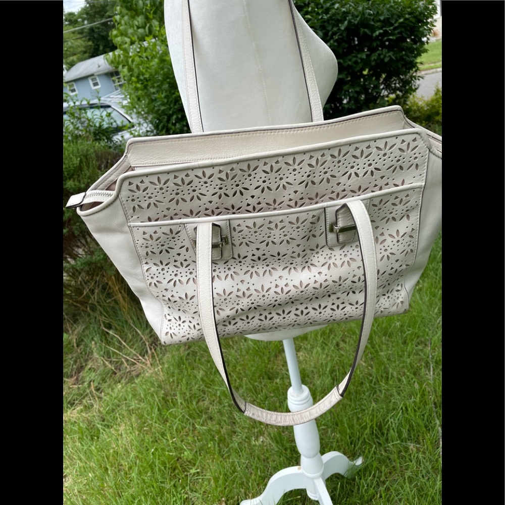 Coach’s White Laser Cut Leather Shoulder Bag - Picture 7 of 13
